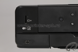 Epson Expression Premium XP-900, кардридер и USB-разъем для PictBridge-совместимых камер
