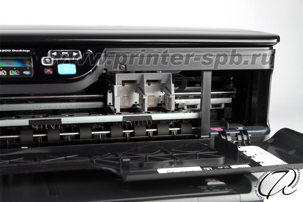 HP OfficeJet 4500 с открытой передней крышкой HP OfficeJet 4500 с открытой передней крышкой