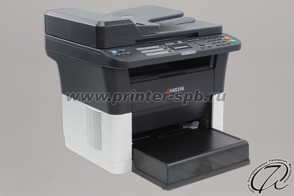 Монохромный МФУ Kyocera fs-1025mfp, вид слева Лазерный МФУ Kyocera fs-1025mfp
