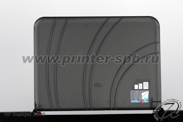 Верхний лоток для загрузки бумаги в принтер HP Deskjet 3000